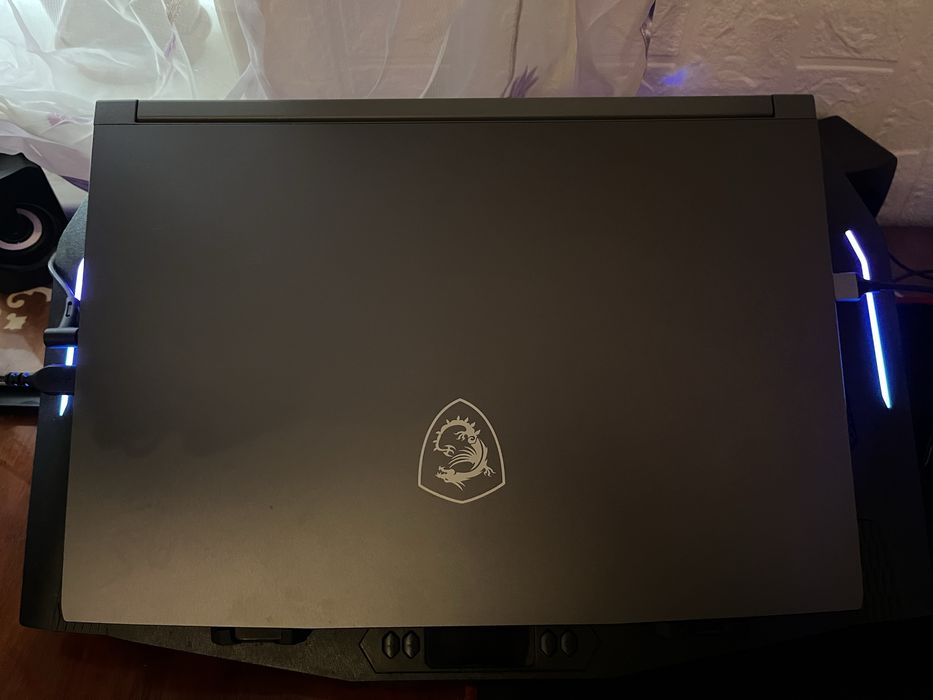 Ноутбук MSI Thin 15 B12V