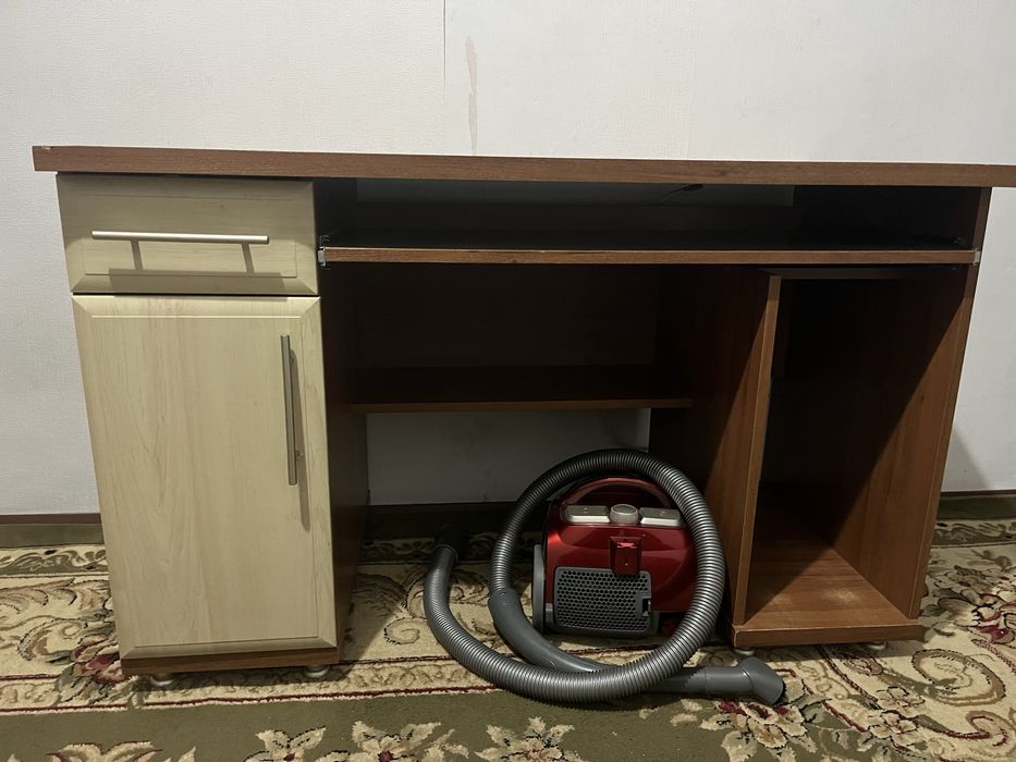 Продам компютерний стол