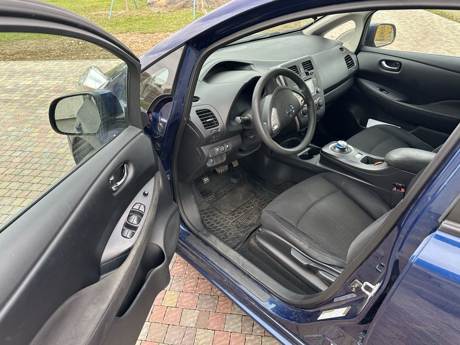 Nissan leaf 30kw 2017 року