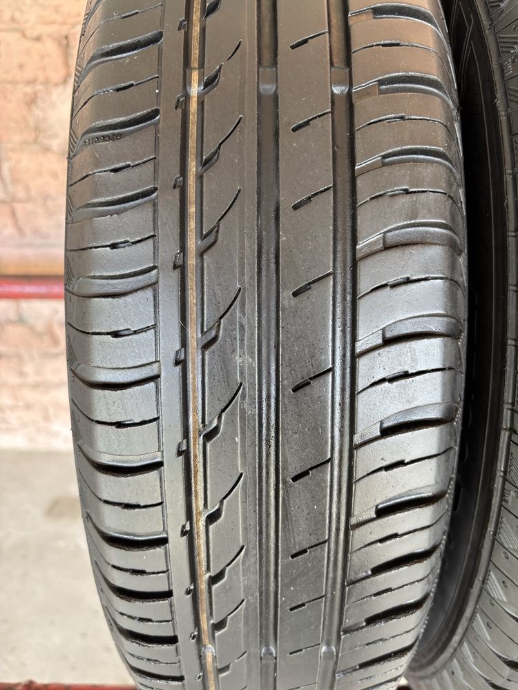 Пара літніх шин 175/80R14 Continental