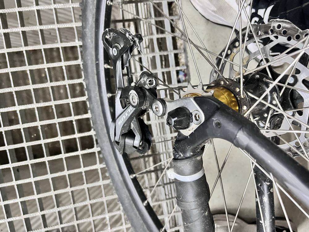 Amortyzator 200mm, koła i zębatka z dystansami do single speed