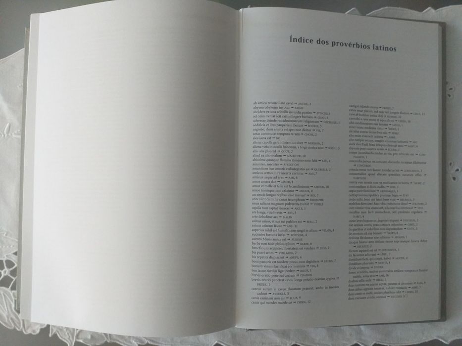 Dicionario de Provérbios *Português*Francês* Inglês.