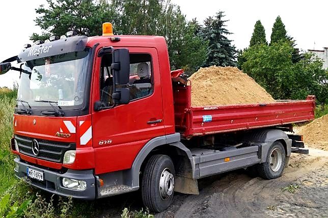 Szlaka piasek kruszywo na drogę,podjazd