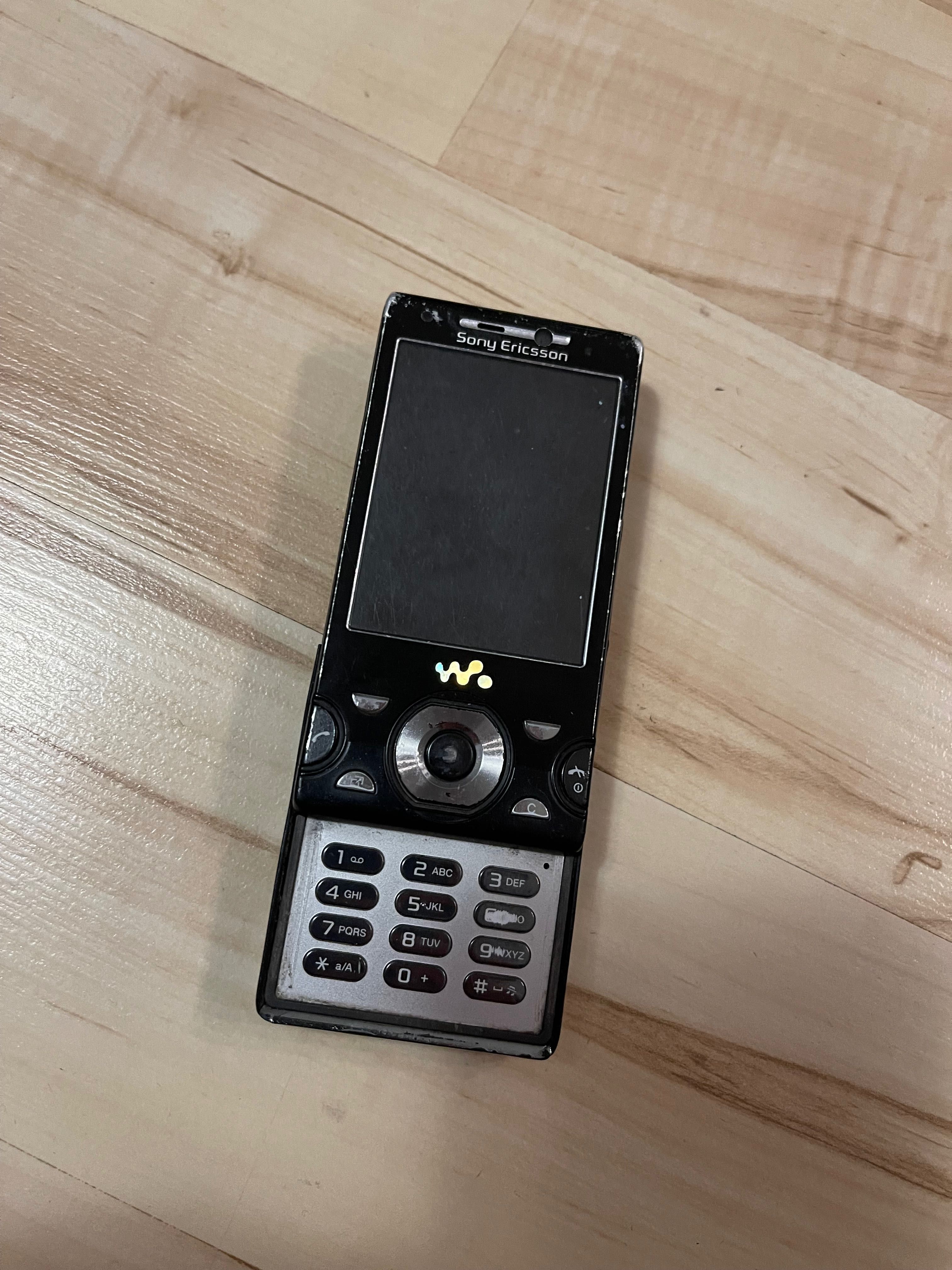 Sony Ericsson W995