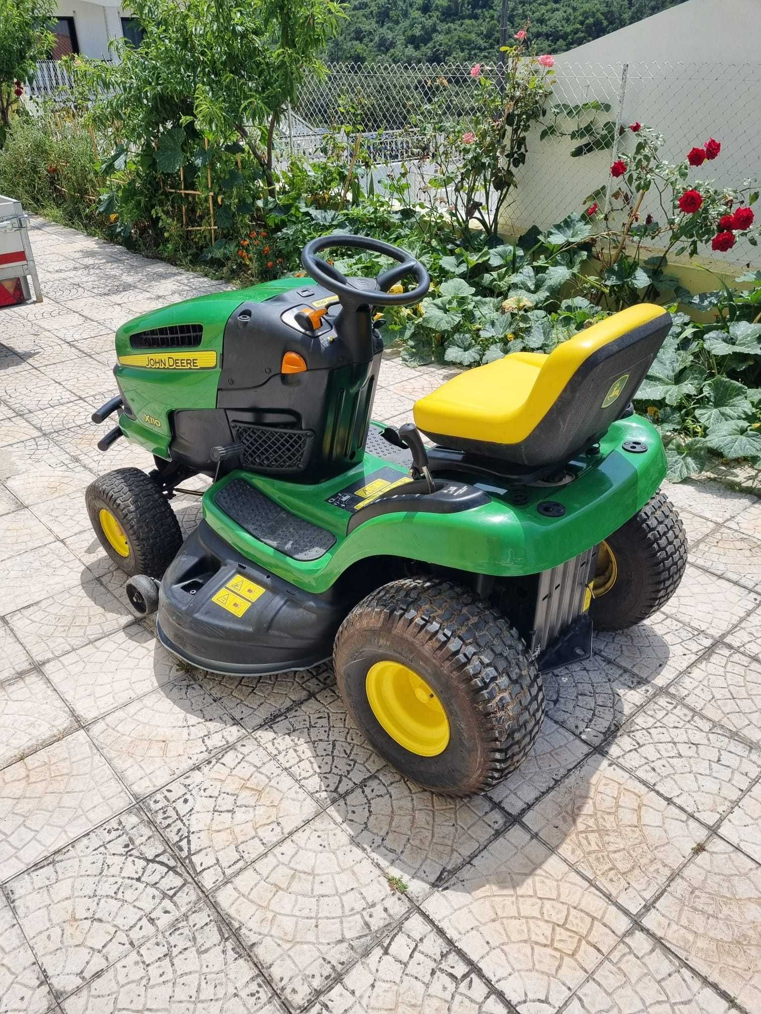 Corta relva john deere X110 x130r