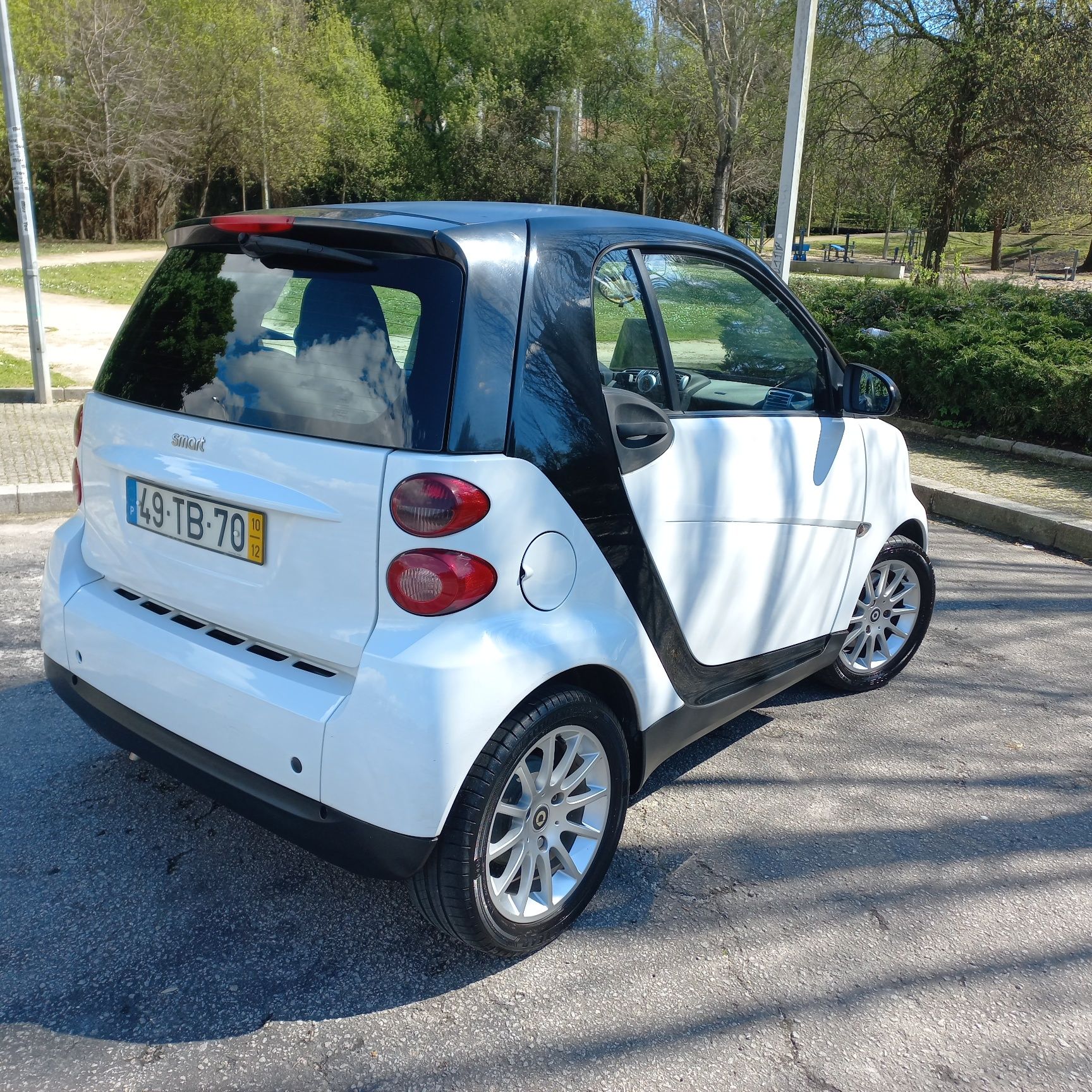 Vende-se Smart fortwo coupé 0.90 Cdi 2010, poucos km