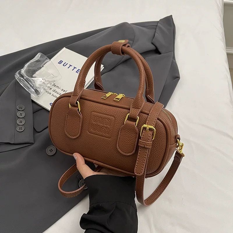 Вінтажна жіноча шкіряна сумка Miu Miu Leather Bag сумочка багет бежева