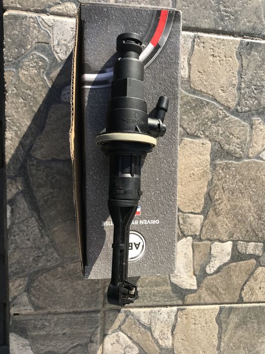 Головний циліндр зчеплення мастер мовано