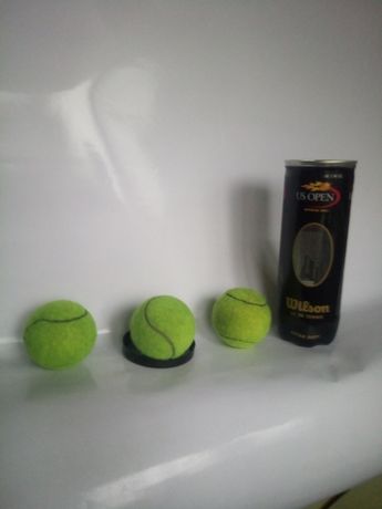 Продам три теннисных мячика для большого тенниса