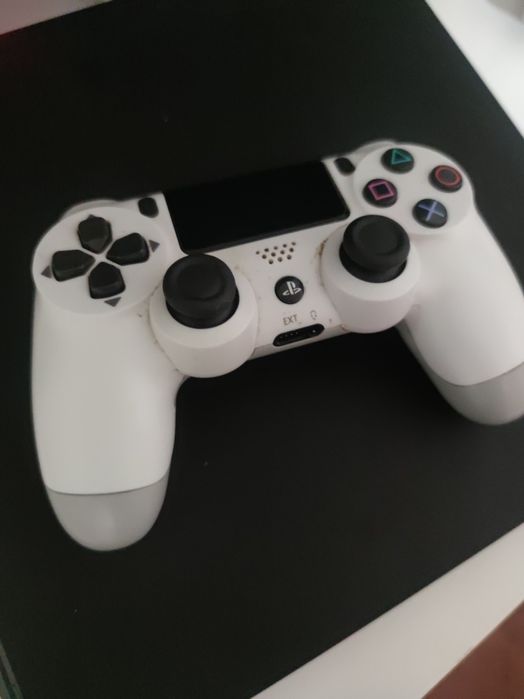 PS4 1Tb jogos +2 comandos