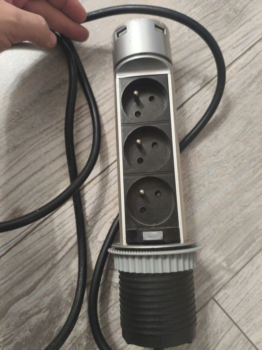 Listwa wysuwana Otio 60 mm 3 gniazda z uziemieniem