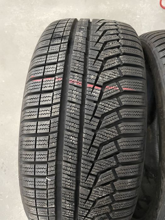 225/40 r 18 Hankook winter i cept evo 2