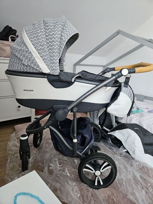 Wózek głęboki że spacerówką Bebetto