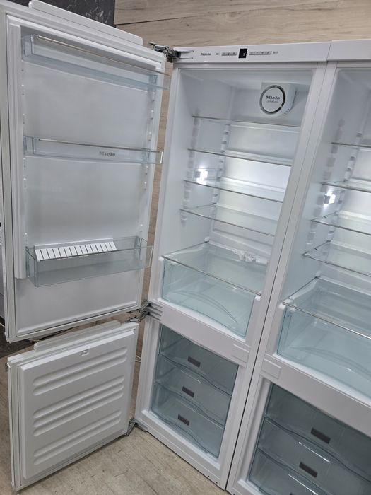 Side-by-side Холодильники Miele™️ NoFrost KFN37232  LED Інвекторні