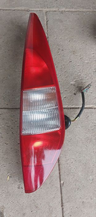 Продам задній правий фонарь форд мондео 3 універсал