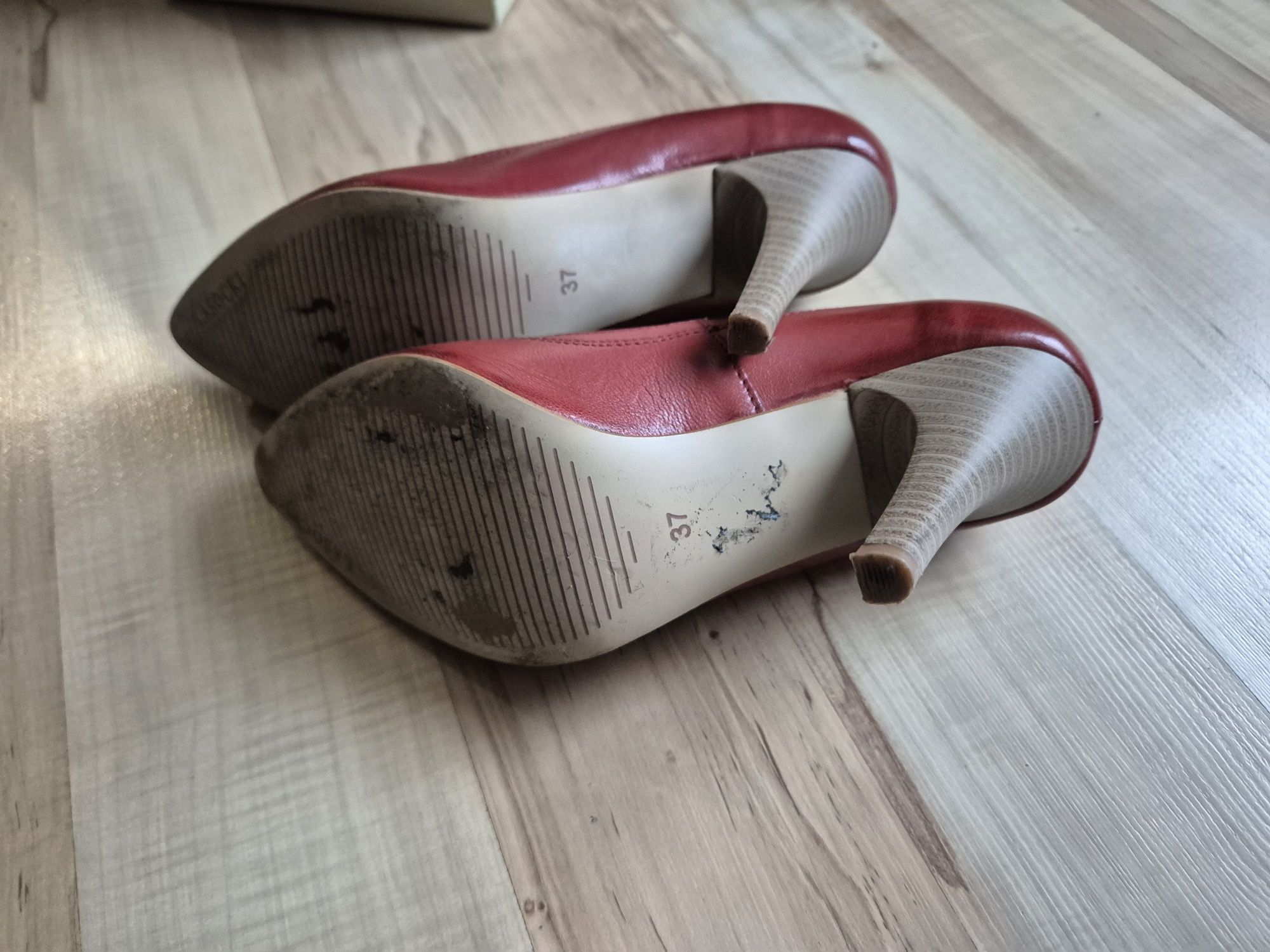 Czółenka Lasocki rozm. 37