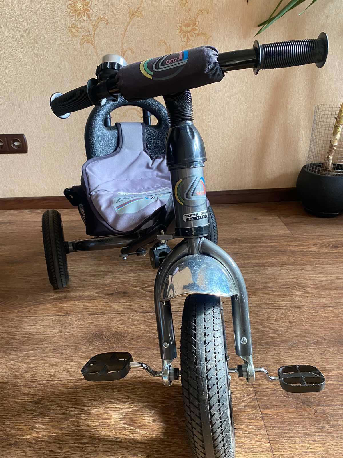 продам дитячий трьохколісний велосипед