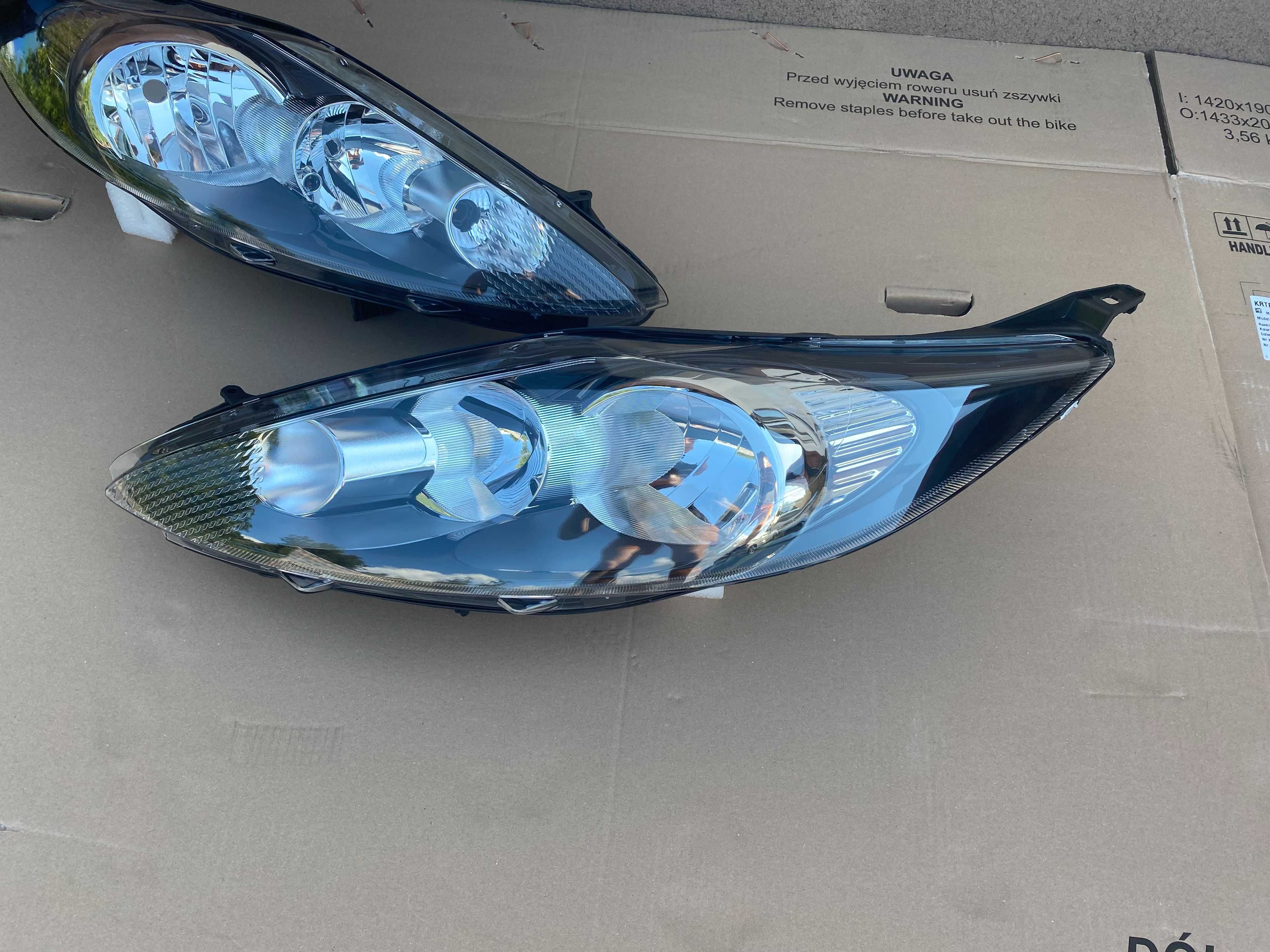 FORD FIESTA MK7 2008 - lampa przednia prawa