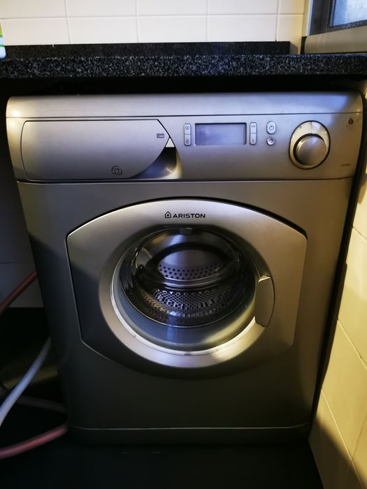 Máquina lavar roupa Ariston