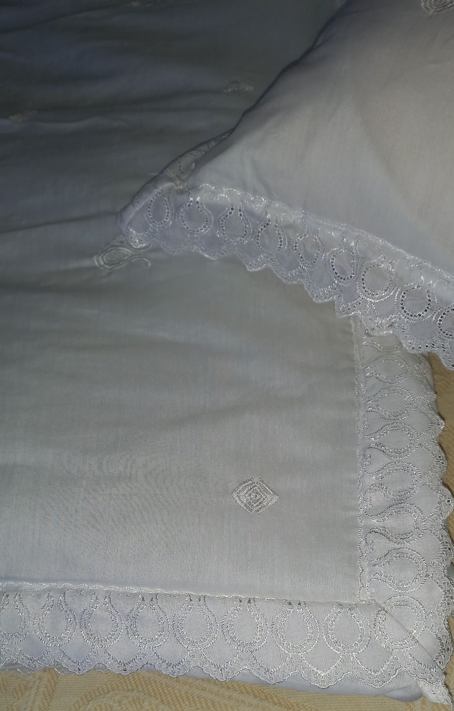 Colcha cama casal acolchoada e c/ 2 almofadas