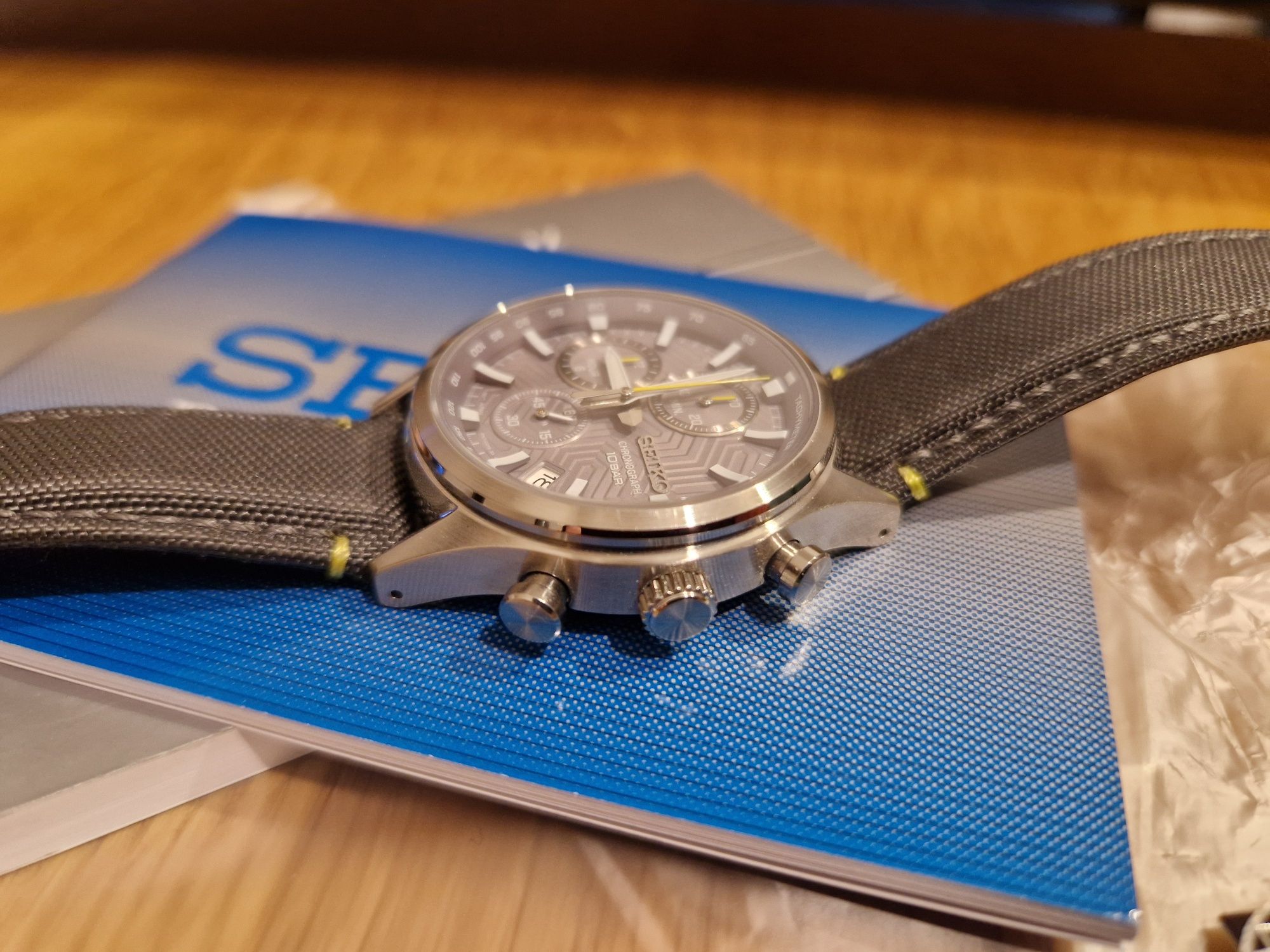 Zegarek Seiko chronograf SSB423P1 szafir 40mm