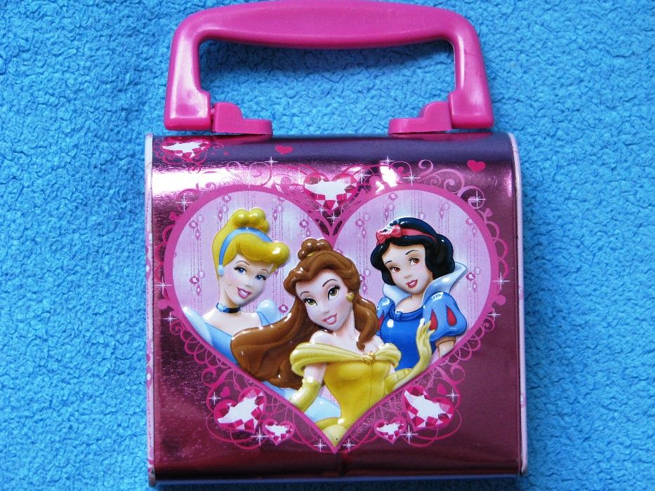 Kuferek księżniczki z bohaterkami filmów Disneya kuferek Disney