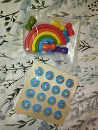 Zabawki Montessori, drewniane klocki i szukanie par