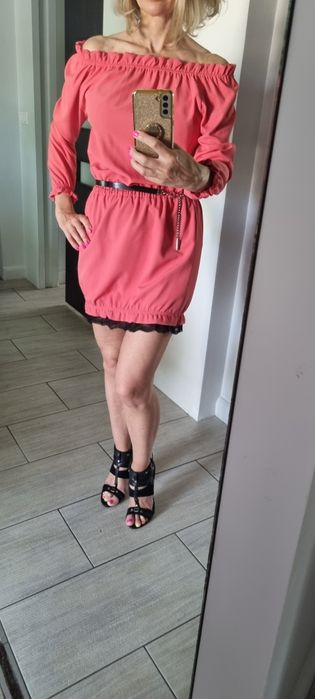 Sukienka hiszpanka w kolorze koralowym