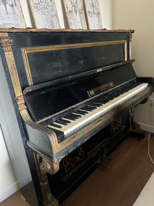 Piano vertical (peça decorativa)