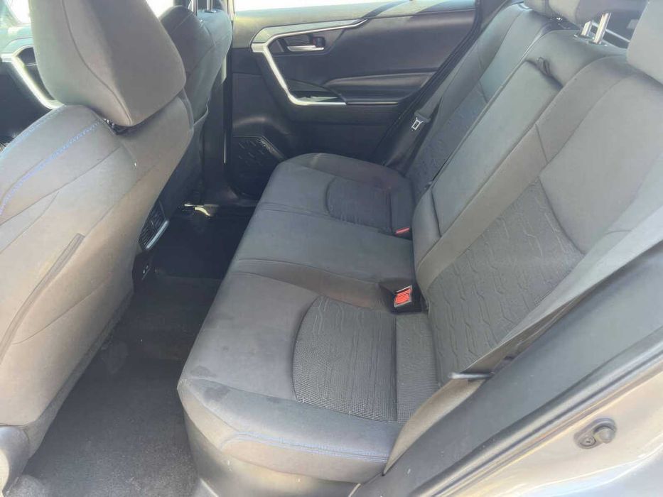 Toyota RAV4 Hybrid SE      2023