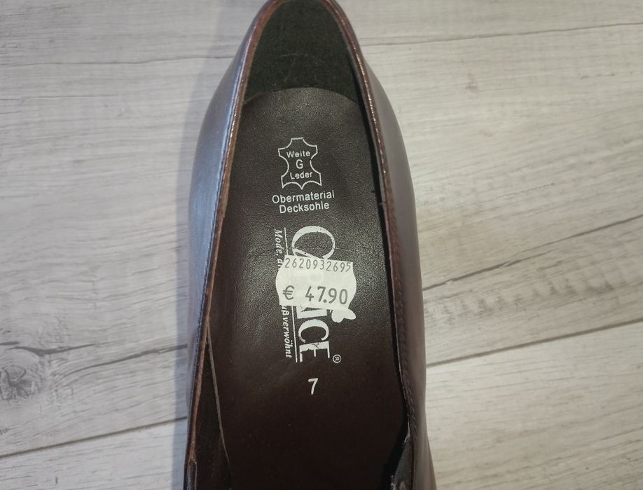 Nowe buty czółenka renomowanej firmy Caprice. Damskie . Nowe z metką.