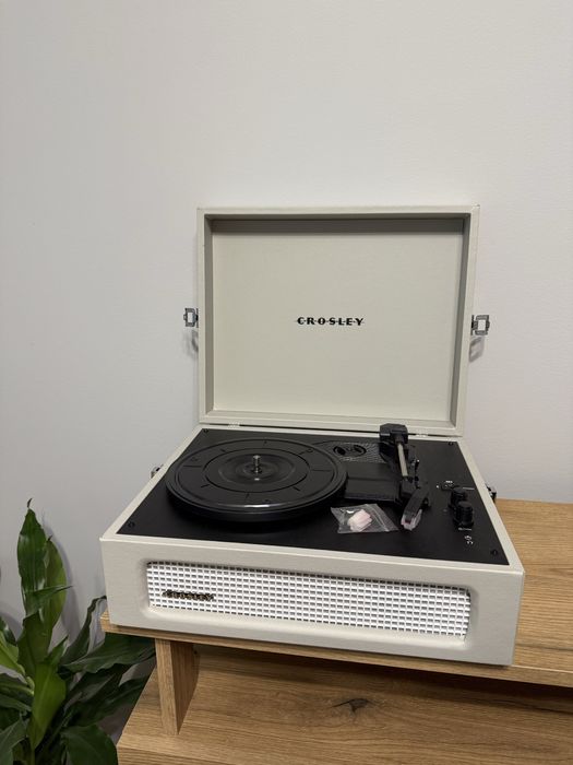 Вініловий програвач Crosley Voyager (Dune)