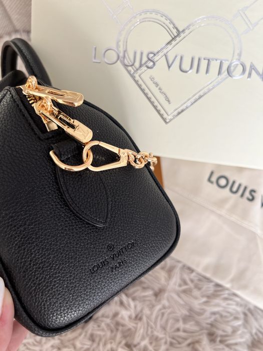 Na prezent Czarna torebka LV