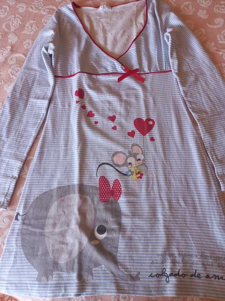 Lote de três camisas de dormir e um pijama para menina,  tamanho S