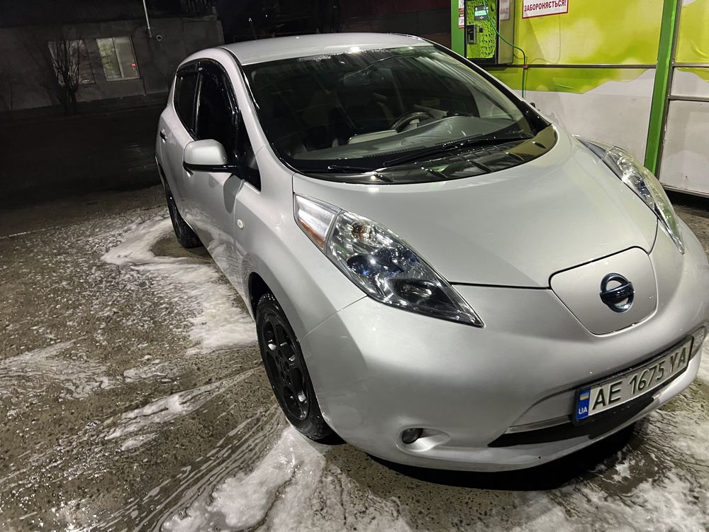 Ниссан лиф (nissan leaf ) электромобиль