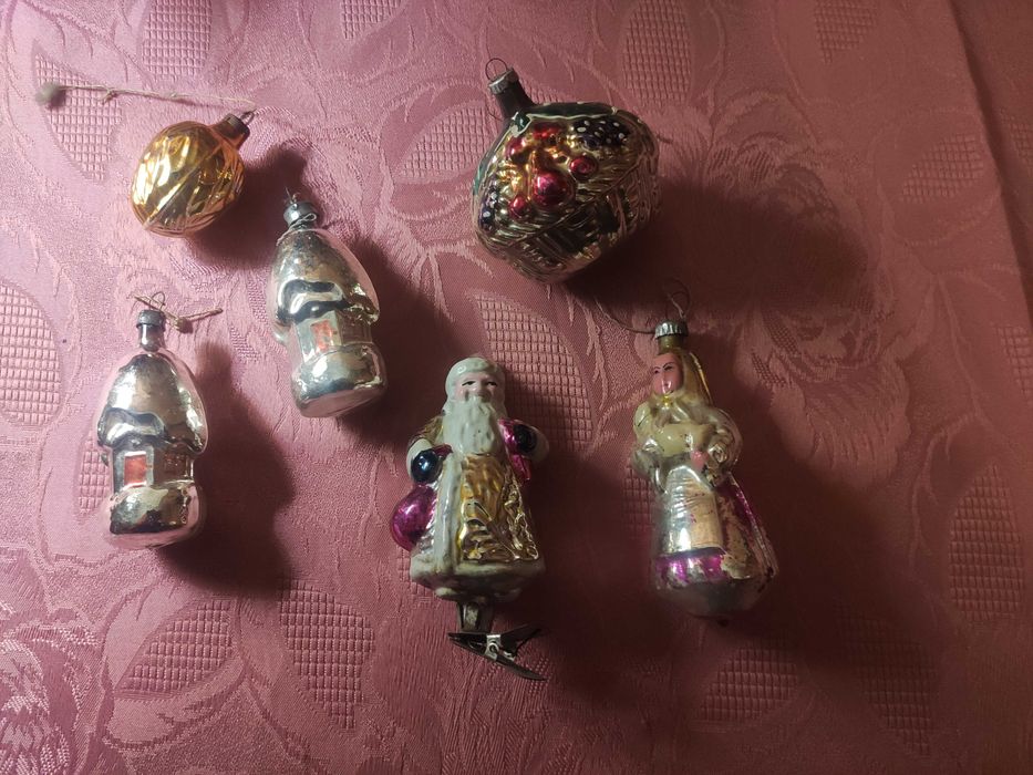 Игрушки новогодние старинные.