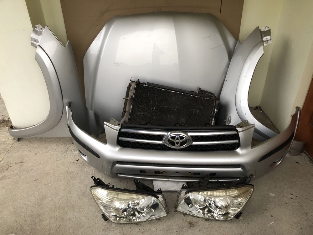 Przód Toyota Rav4 III 05-09 zderzak maska pas