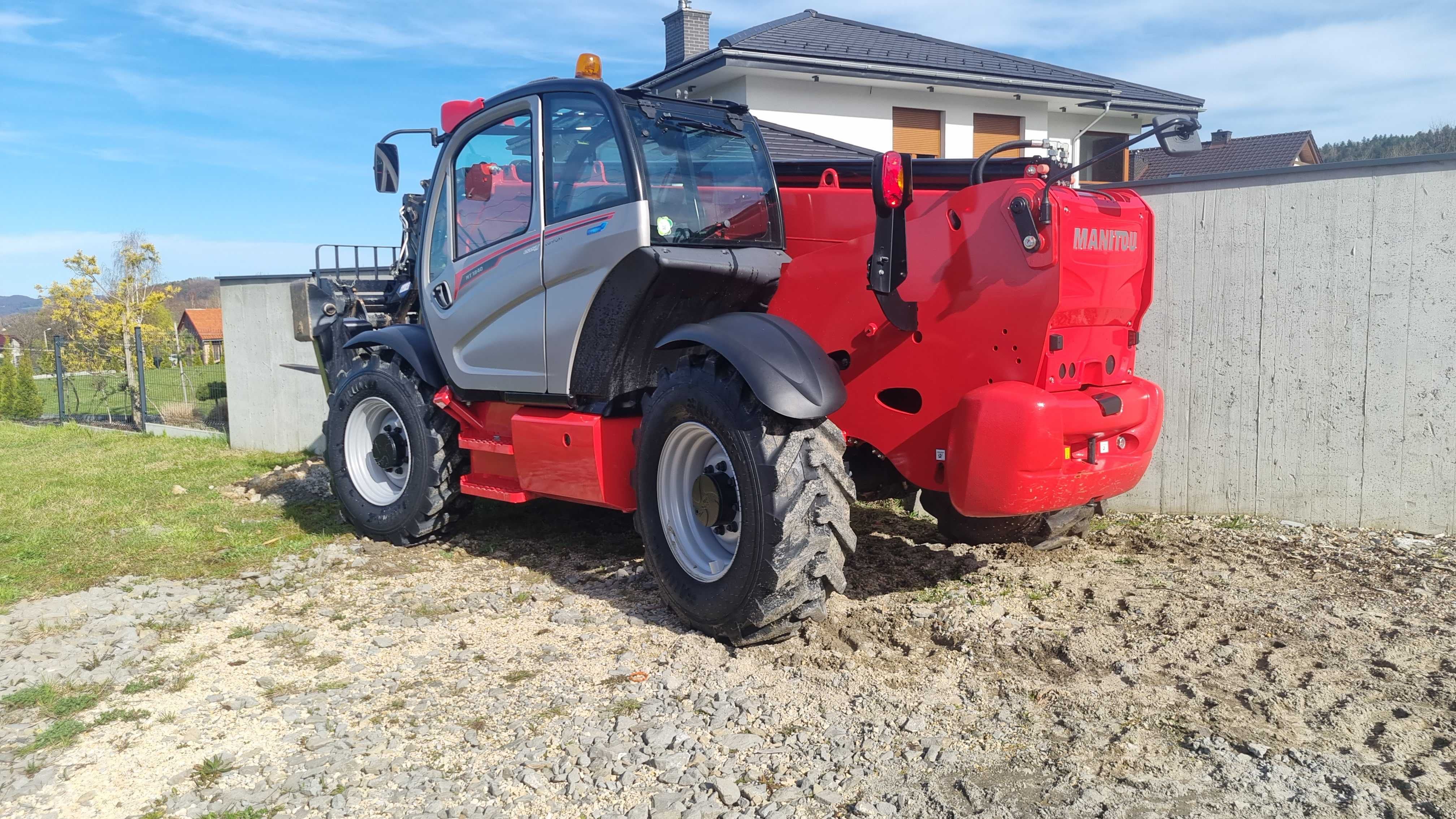 wynajem ładowarki  teleskopowej o udźwig 4000 kg i wysiegu 18m