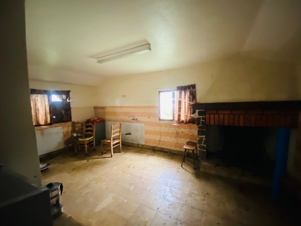 Casa de aldeia, estrada principal 42 , Cristóvãos.  Seiça , Ourém.