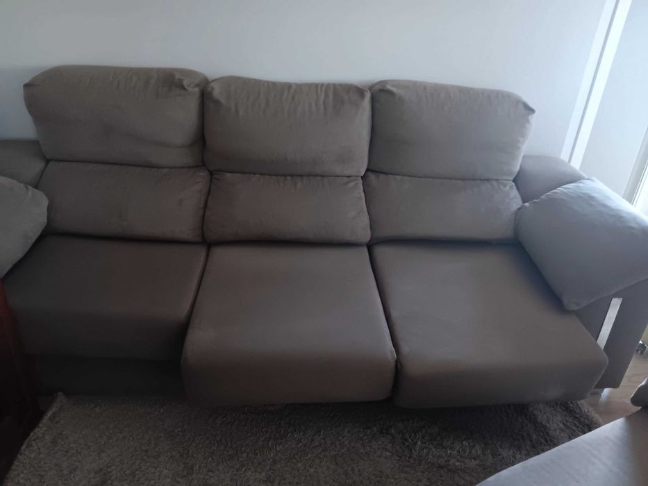 Sofa Cor Taupe em tecido