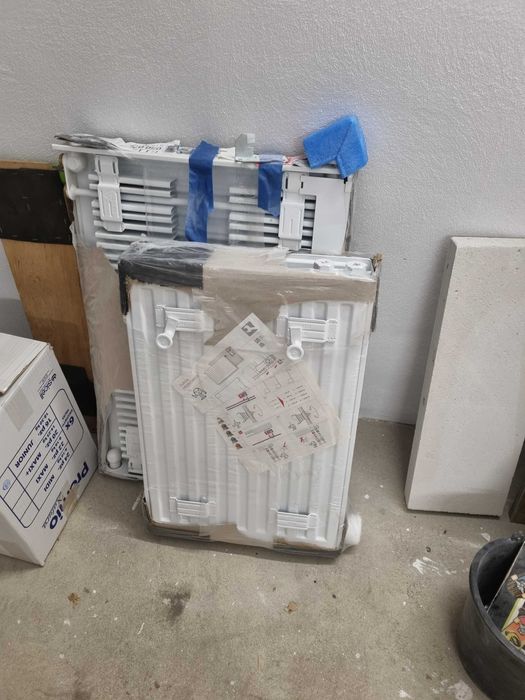 Grzejnik biały 72x50x10 nowy z termostatem G11