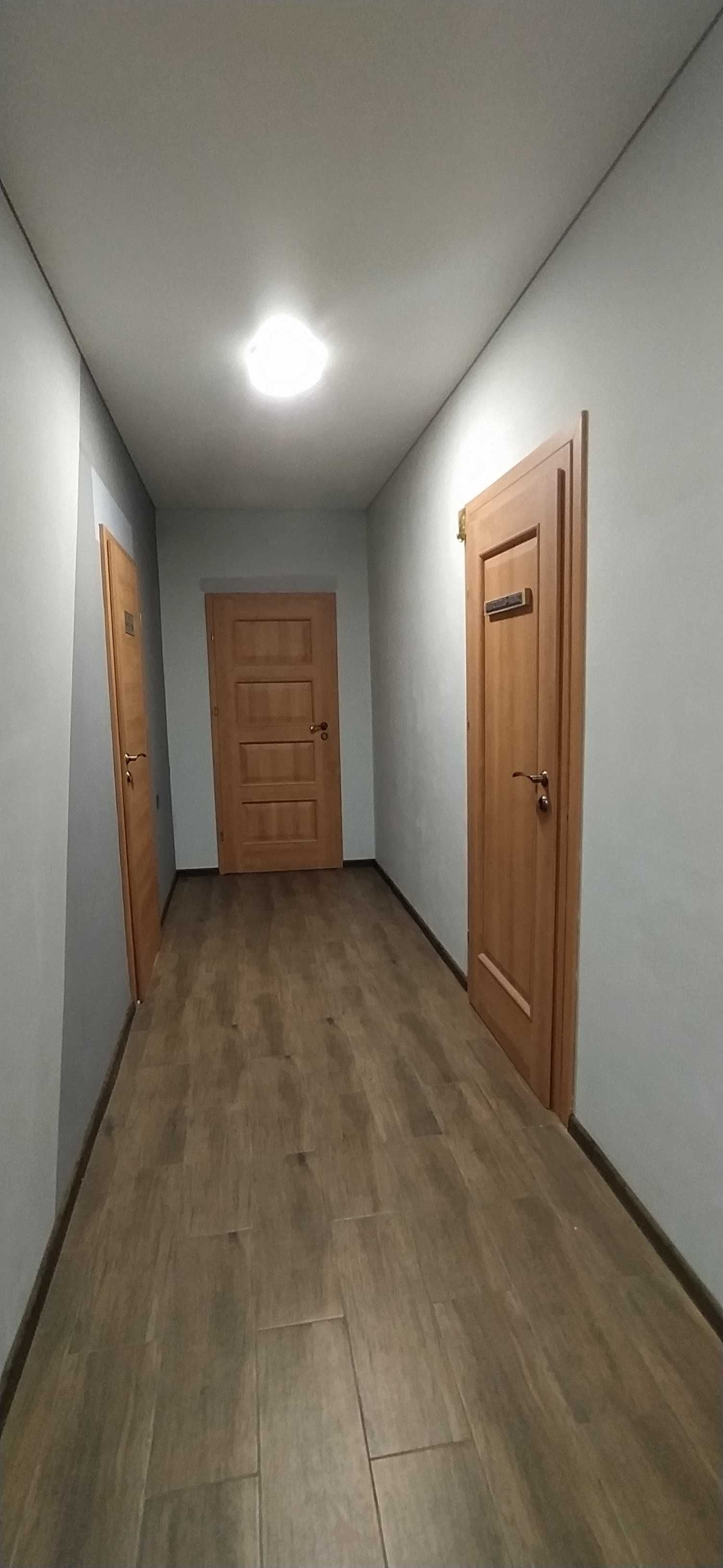 З 01.09. здається в оренду офіс з двох кімнат р-н Дубнівської