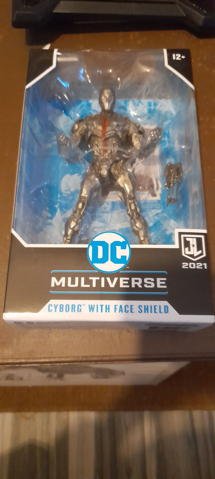 DC Multiverse Cyborg - Selado