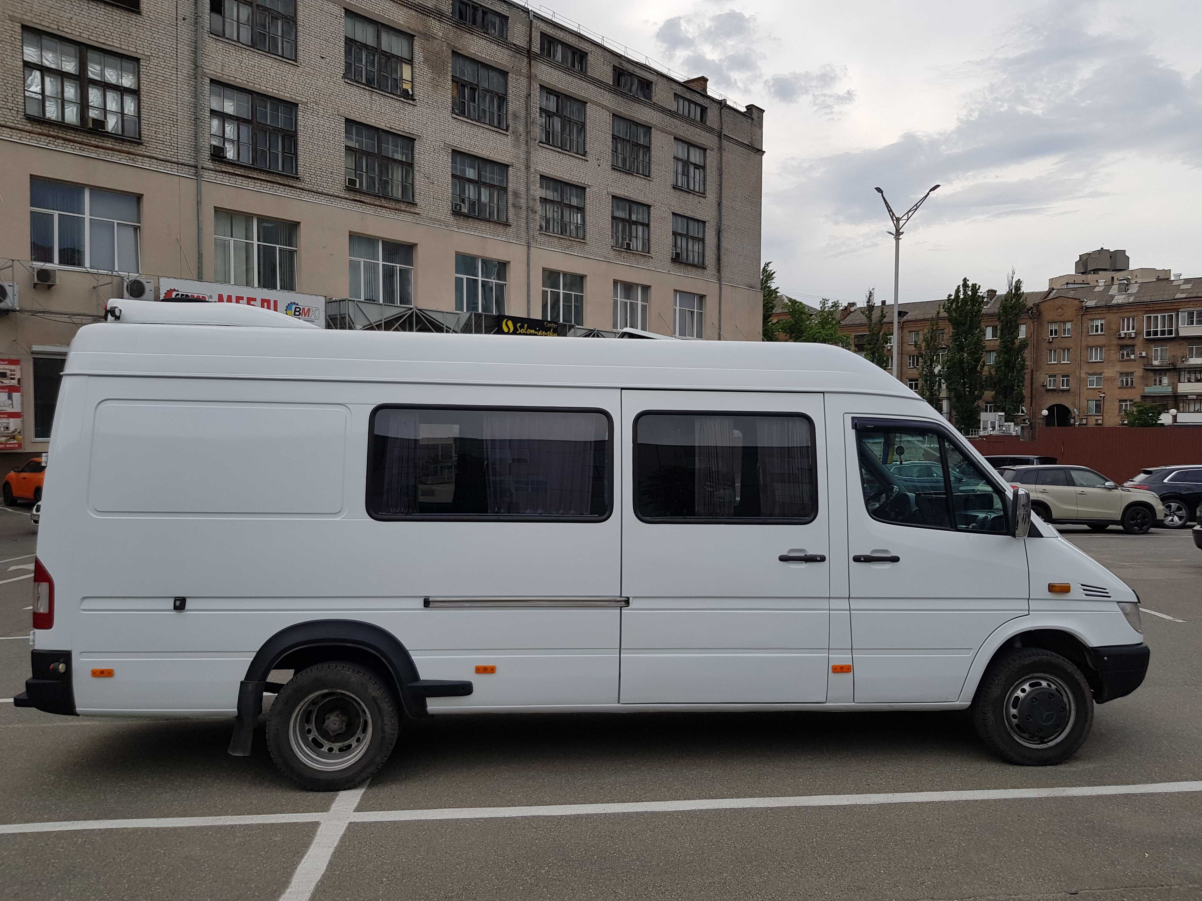 Продам пасажирський Mercedes Sprinter 416 CDI 2.7 л, кат В