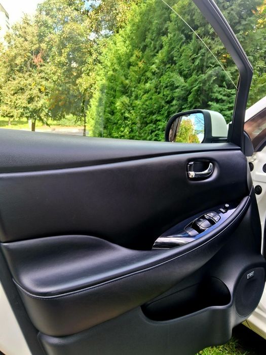 NISSAN Leaf Tekna