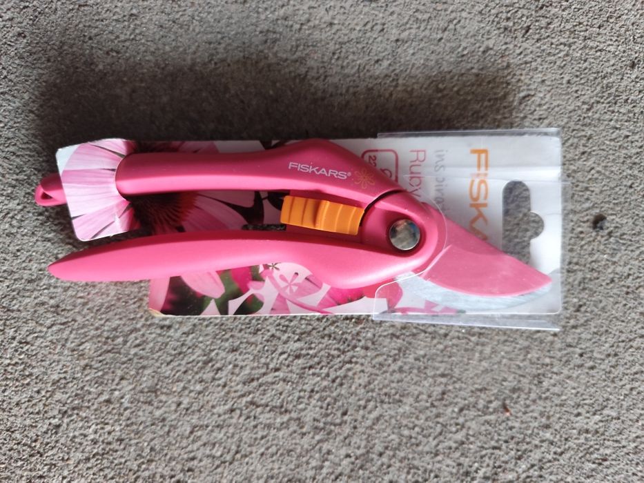 Sekator fiskars nowy wyjątkowy model nożycowy