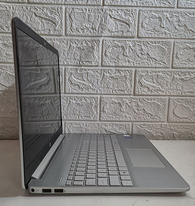 HP 15S 11ª Ger/ 8GB RAM/ SSD muito bom