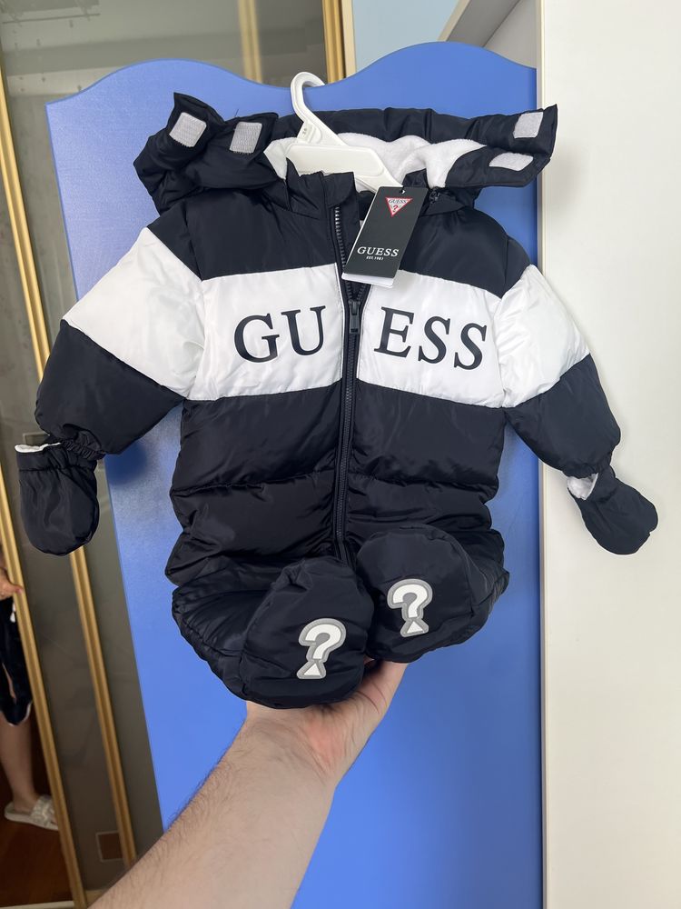Зимовий комбінезон Guess (0-3 місяця)