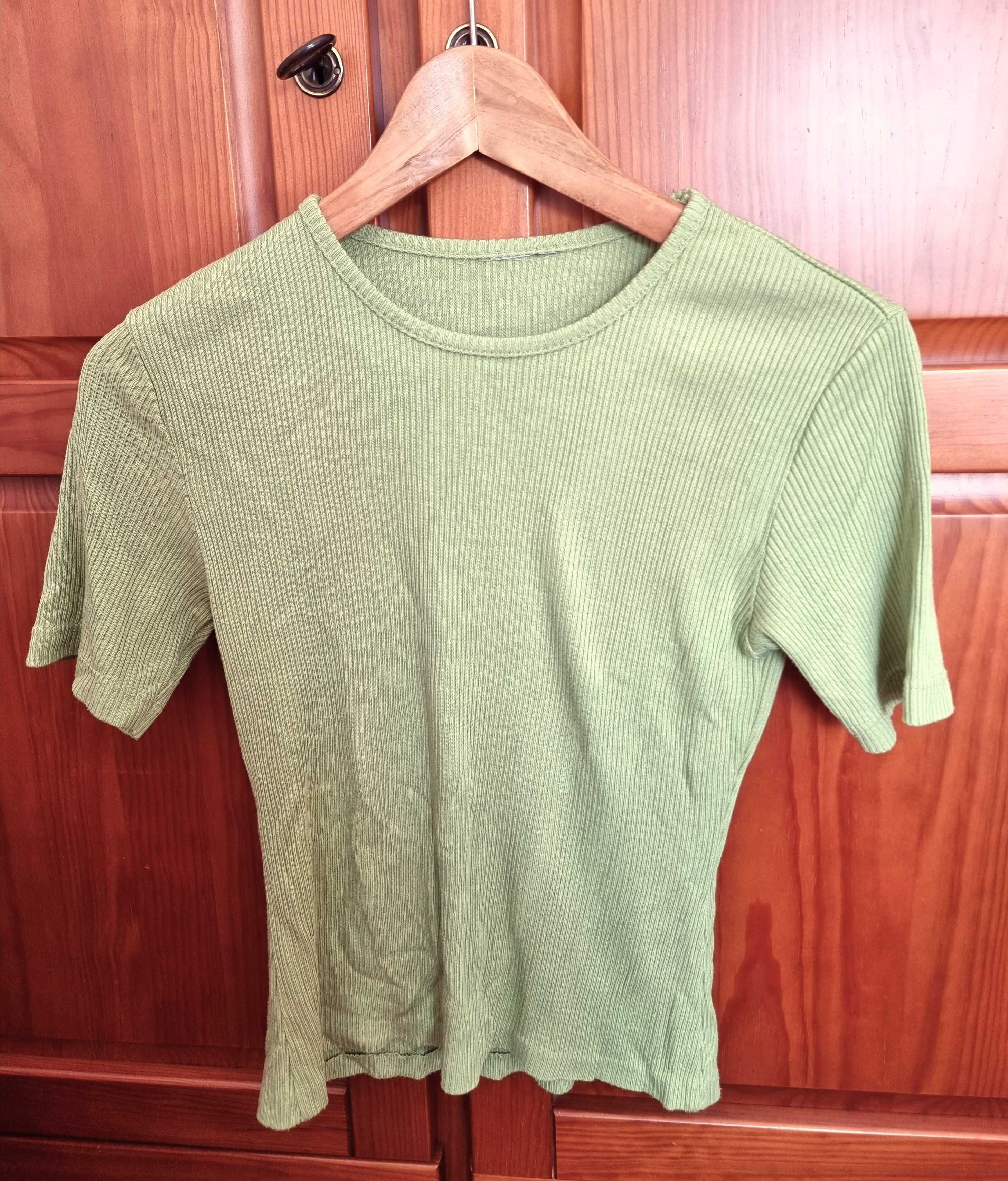 T-shirt verde clara, tamanho S/M