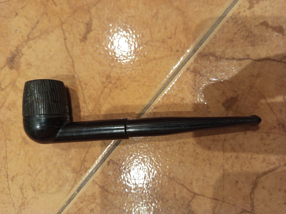 Sprzedam stare fajki. Cena za sztukę